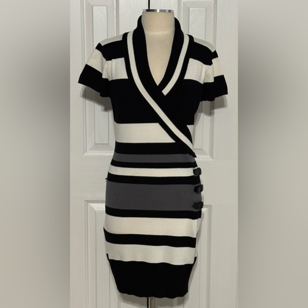 No Boundaries Striped Wrap-Style Knit Dress XL (15–17)